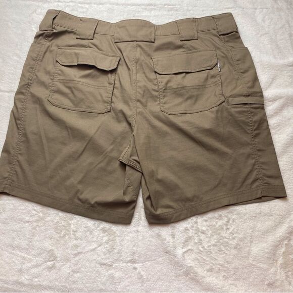 Duluth Trading Company Tan Flex Dry On The Fly Relaxed Fit Shorts Size 44 - Picture 2 of 10